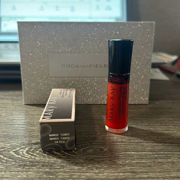Mary Kay Other - Mary Kay Nourishine Plus Lip Gloss